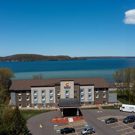 Comfort Inn & Suites Munising-Lakefront Kültér fotó